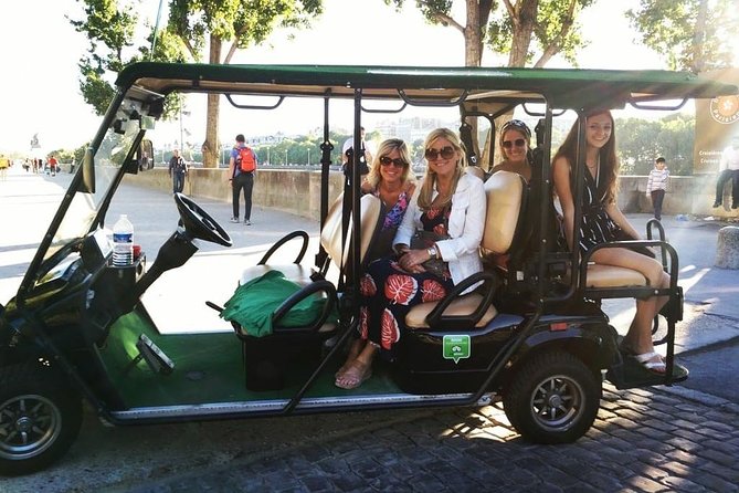 Discover Paris in electric golf carts - What Your Driver-Guide Actually Does