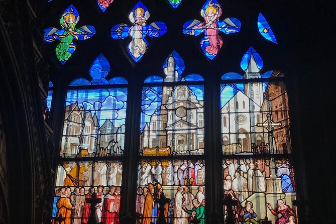 Discover the Latin quarter - Fontaine Saint-Michel: the fountain that anchors the story