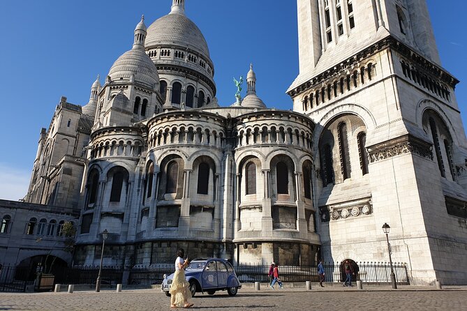 Discovery of Montmartre in a 2CV - 45 min - Stop by Stop: Sacré-Cœur Area, Place du Tertre, and Artist Streets