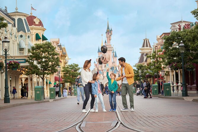 Disneyland® Paris Express Shuttle with Admission Ticket from Central Paris - Where to meet in Paris (and how to avoid missing the bus)