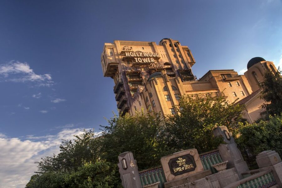 Disneyland® Paris Tickets for Train and Parks - How to reduce waiting: the Disney app and FastPass mindset