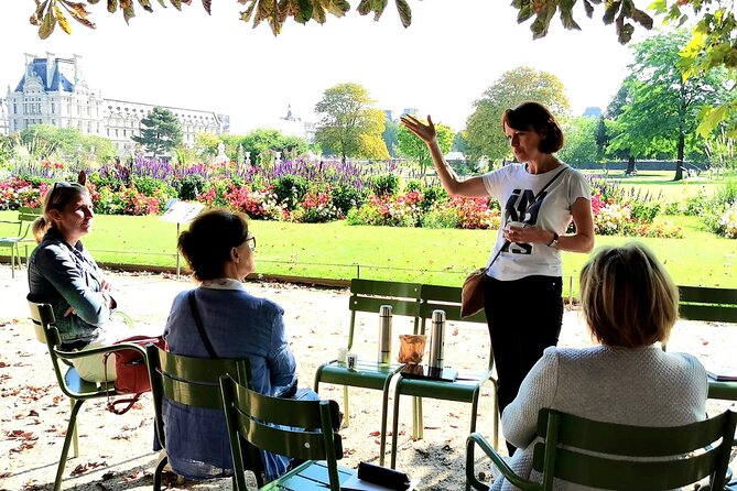 Drawing workshop/creative notebook & cultural walk in the Tuileries - Louvre Pyramid stop: a 15-minute sketch target in real context