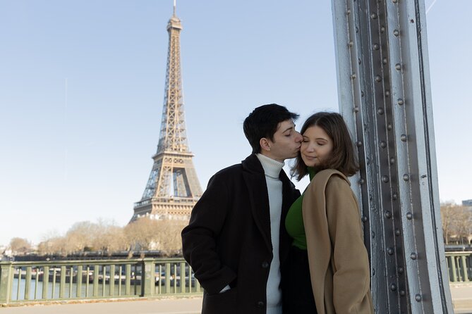 Eiffel and La Seine Photo Shoot - Paris Photographer - Stop 1: Pont de Bir-Hakeim views with the Eiffel Tower in frame