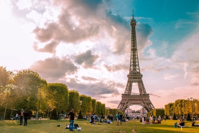 Eiffel Tower Access to 2nd Floor and Summit by Lift - Practical Logistics: Where to Meet and What to Watch