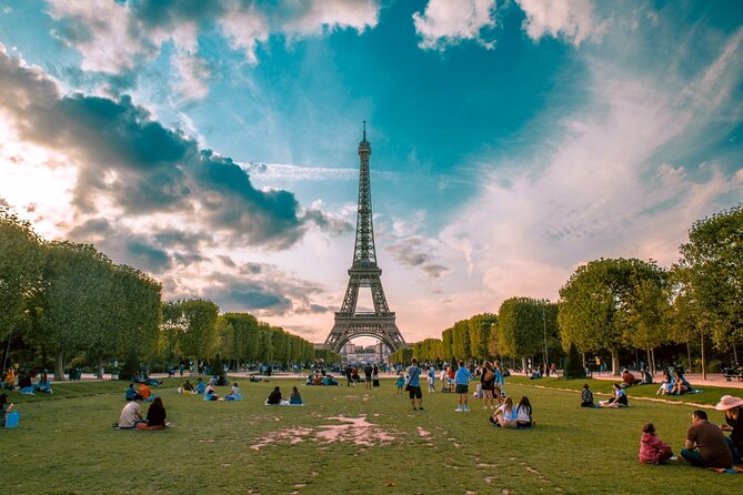 Eiffel Tower Access to 2nd Floor & Summit with Host by Lift - Security Lines and Elevator Reality Check