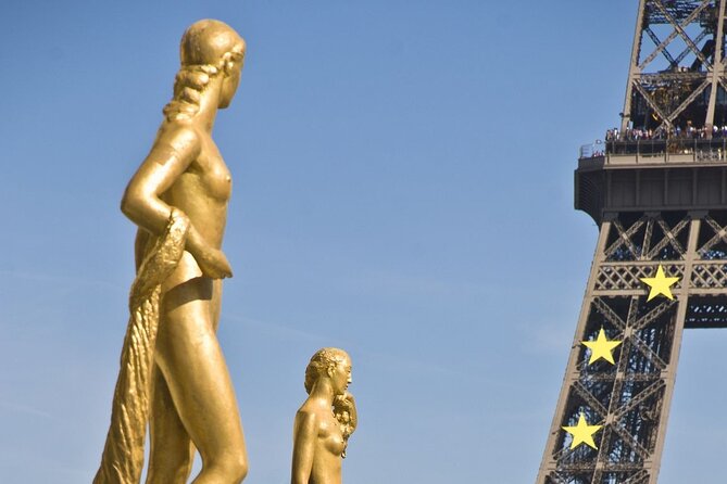Eiffel Tower Access up to Summit with Guiding Host - The host’s job: turning chaos into a plan