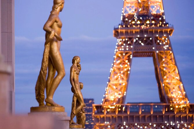 Eiffel Tower Access up to Summit with Guiding Host - Elevator access to the summit: the value of “right tickets”
