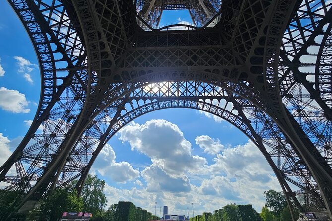 Eiffel Tower Lift Reserved Access Top or 2nd Floor -Max 10guests. - Small Group Pace: Why Under 10 People Feels Better Here