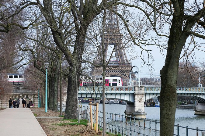 Eiffel Tower Private Tour with Summit Access - Price and Value: Does $300.06 Per Person Make Sense?
