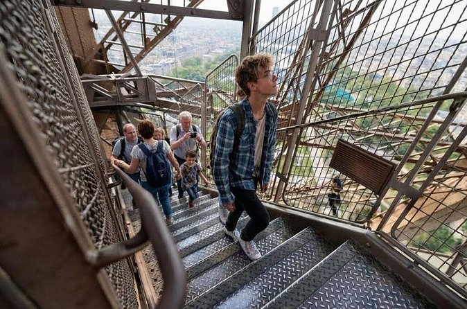 Eiffel Tower Reserved Access Tour up to the 2nd Floor or Summit - Meeting point at 2 Rue Buenos-Ayres: why it matters