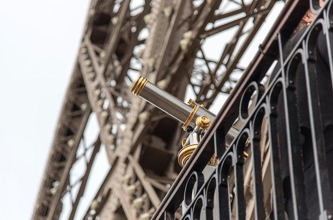 Eiffel Tower Summit Reserved Access Small Group Tour - Second Floor Panoramas: Landmarks in the Right Order