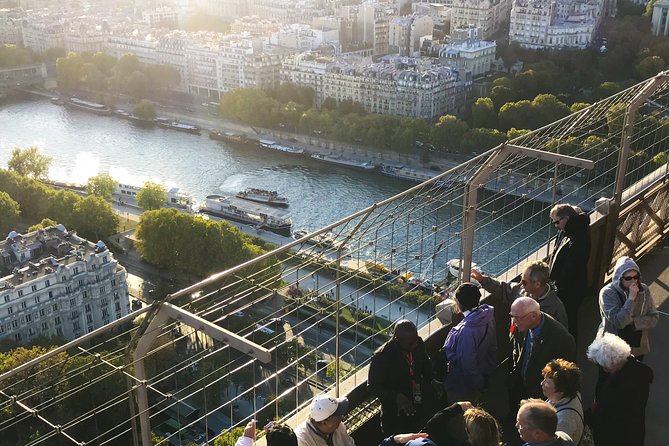Eiffel Tower Tour by Lift and Seine Cruise - How the “skip the line” part really plays out