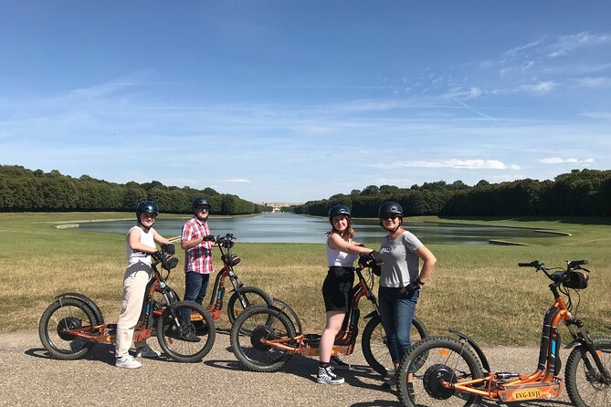 Electric 2-wheeler tour of the Chateau Park and Gardens - Key highlights