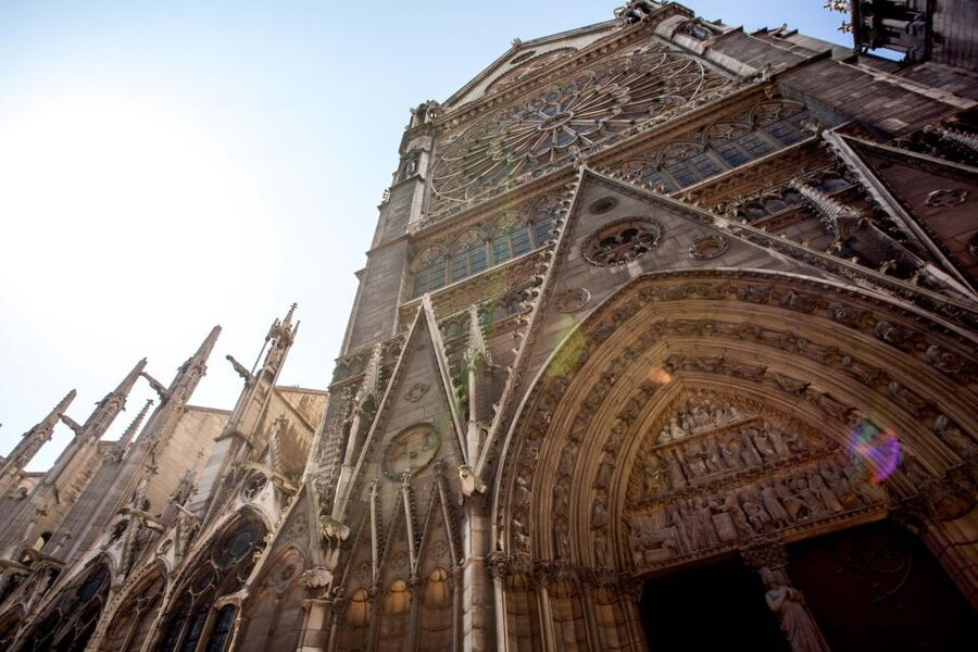Electric Bike Tour of Paris’ Hidden Gems - The guides: story-first, safety-always
