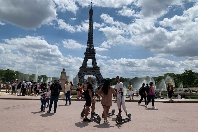 Electric scooter rental in Paris Full Day - Riding experience: why bike lanes matter for feeling safe in Paris