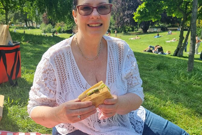 Exclusive Gourmet Picnic Experience at the Eiffel Tower - Price and value: what $108.38 buys you (and why it can be worth it)