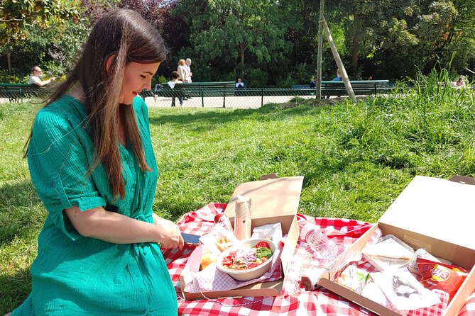 Exclusive Gourmet Picnic Experience at the Eiffel Tower - Building your picnic menu: starter, main, dessert, and drinks