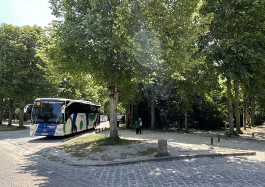 Excursion from Paris to Versailles Palace by Tootbus - Audio commentaries in the Versailles app: the easiest way to enjoy details