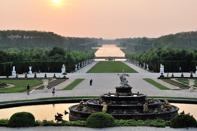 Excursion to Versailles by train with entrance to the Palace and Gardens - Jardins du Château de Versailles: Guided Walks in a World That’s Too Big to Fake