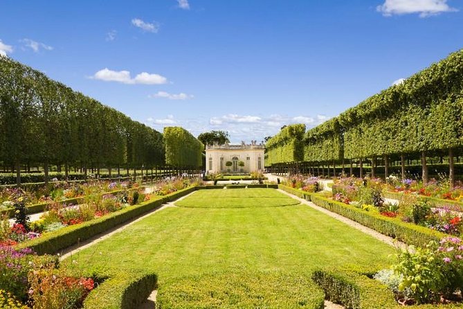 Excursion to Versailles by train with entrance to the Palace and Gardens - Getting Food Right: Don’t Spend Your Day Shopping for Lunch