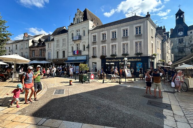 Explore Loire Castles & the City of Orleans from Paris - The bus rides: how the schedule works for your day