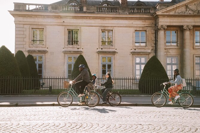 Explore Paris Highlights by Bike - Starting at École Militaire, not in the middle of chaos