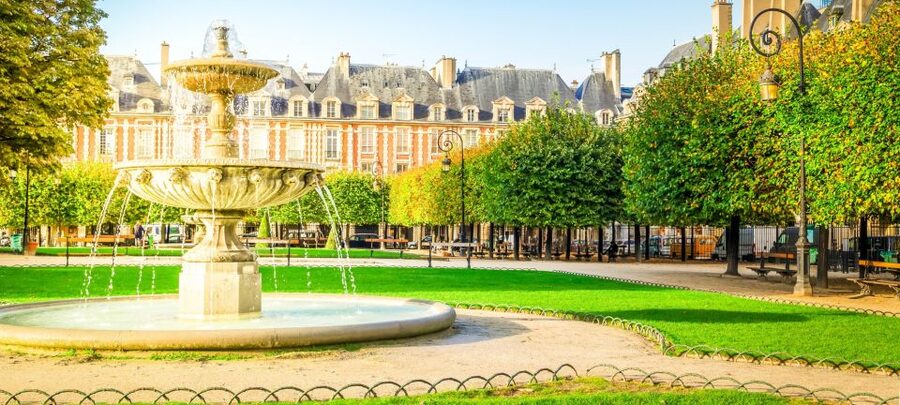 Exploring Paris with a Local: Montmartre to La Seine - Key Things You’ll Notice Right Away