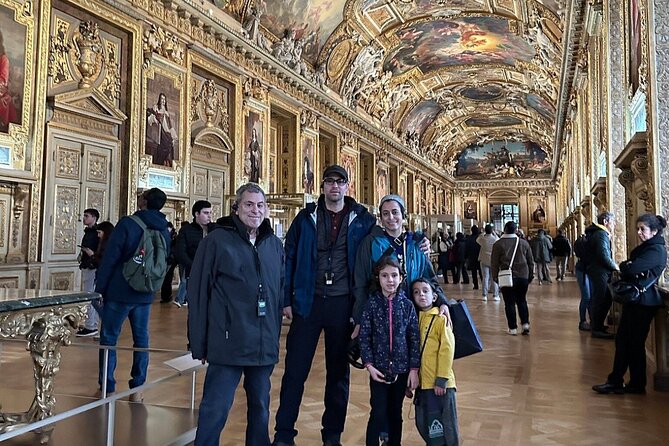 Family Friendly Louvre Museum Private Guided Tour - Who this tour fits best