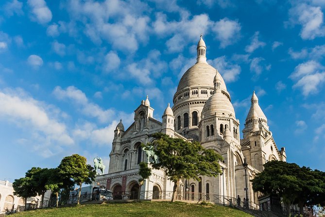 Family Treasure Hunt in Montmartre - Stop 2: Sacré-Cœur esplanade—views plus the first real treasure hunt