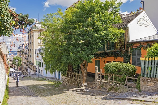 Family Treasure Hunt in Montmartre - Stop 3: Place du Tertre and Place Marcel Aymé—side streets and artist clues