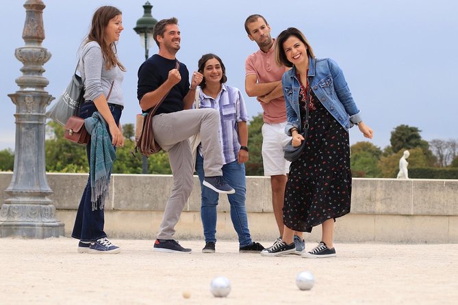 First Day Bike Tour, Top Sights, hidden gems, Wine&Cheese picnic - Place de la Concorde to the Louvre: how the tour handles one of the hardest “must-sees”