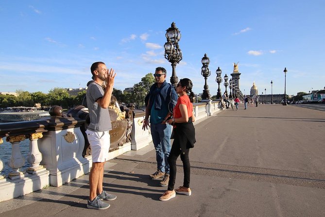 First Day Bike Tour, Top Sights, hidden gems, Wine&Cheese picnic - Place des Vosges picnic: the included meal that turns the tour memorable