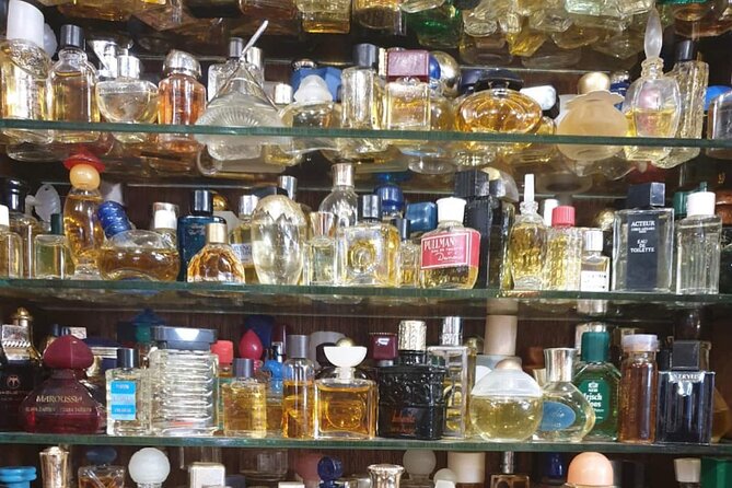 Flea Market Secrets near Montmartre: A Paris Hunt for Treasures - The Café Stop: Small break, big payoff