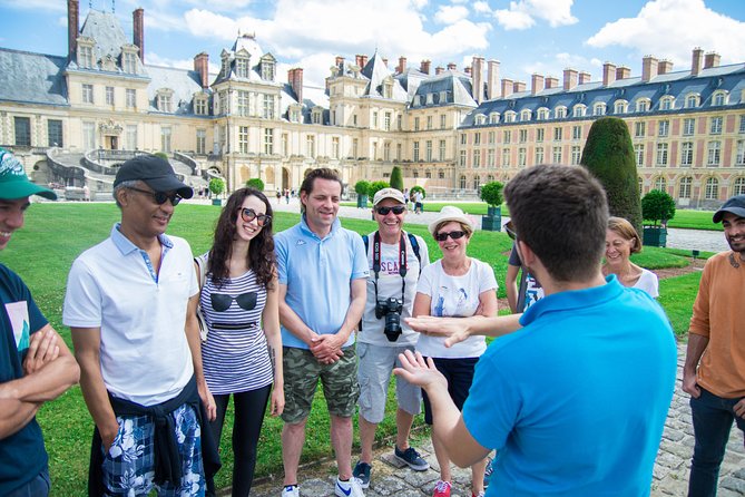 Fontainebleau and Vaux-Le-Vicomte Castle Small-Group Day Trip From Paris - Lunch hour in Fontainebleau: where to eat with your own priorities