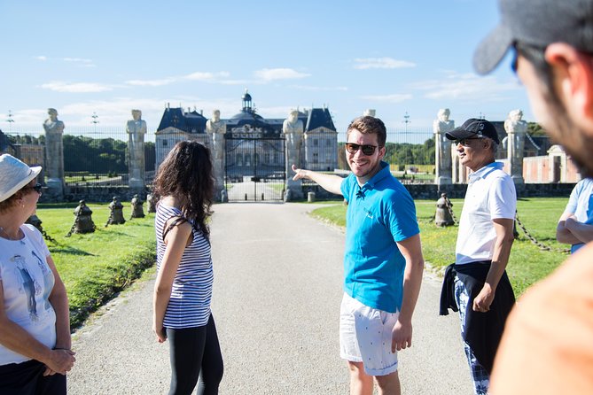 Fontainebleau and Vaux-Le-Vicomte Castle Small-Group Day Trip From Paris - Small-group dynamics: how the guide and pacing shape your day