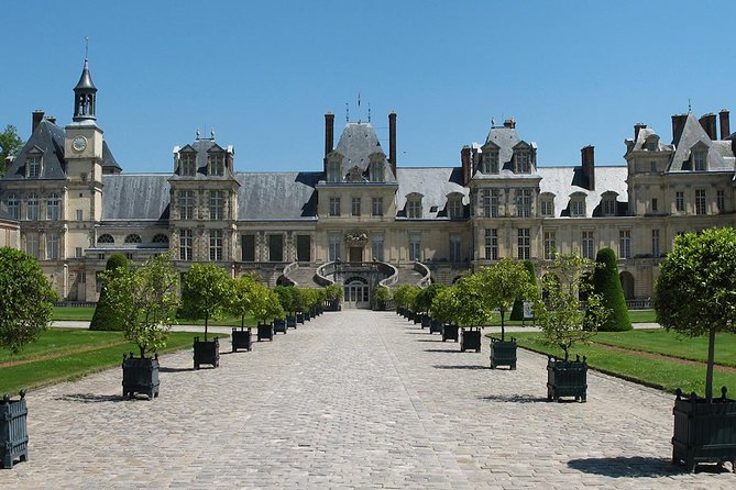 Fontainebleau & Barbizon Half Day Guided Tour from Paris + Entry - Key things to know before you go