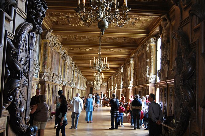 Fontainebleau Private Guided Tour: Half-Day Trip from Paris - The Guided First Look: Horseshoe Staircase and the Royal Rooms
