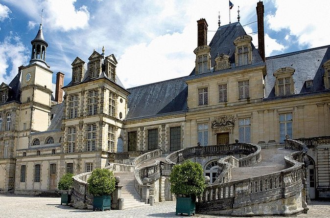 Fontainebleau Private Guided Tour: Half-Day Trip from Paris - Gardens and the Carp Pond: Where the Time Goes Quietly Fast