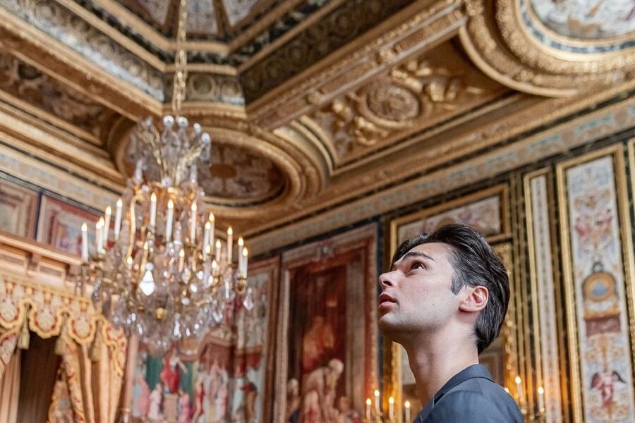 Fontainebleau & Vaux-le-Vicomte Châteaux Day Tour from Paris - Audio Headsets: The Smart Middle Ground Between a Guide and Freedom