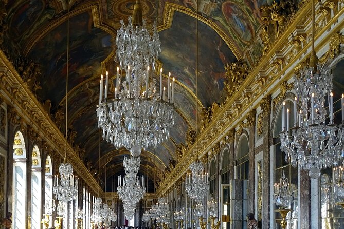 Fontainebleau, Versailles, Trianon Small group from Paris - Gardens of Fontainebleau and lunch: your breathing room