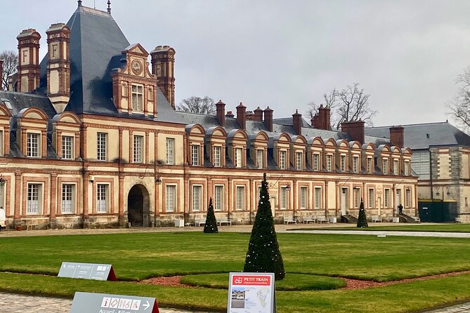 Fontainebleau, Versailles, Trianon Small group from Paris - The drive to Versailles: history context you’ll feel in the rooms