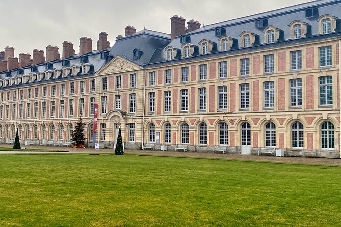 Fontainebleau, Versailles, Trianon Small group from Paris - Head back to Paris with a realistic timeline
