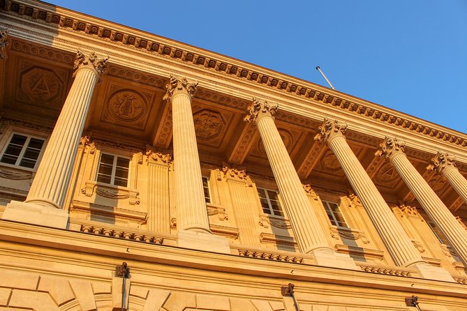 Freemasons, myths and revelations about a secret society - Should you book this Freemasonry walk in Paris?