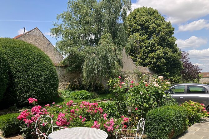 French Cooking Class & Château Tour near Paris with Caroline - Caroline’s farmhouse garden walk and the menu plan