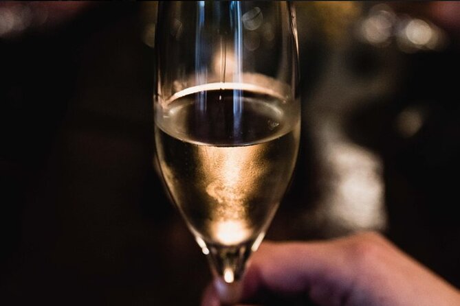 French Wine and Champagne Tasting in Paris - The Two-Hour Flow: Six Wines, One Clear Lesson