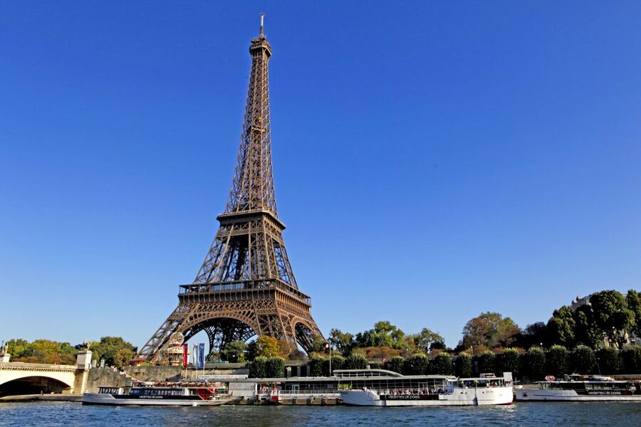 From Disneyland Paris: Paris Day Trip and Sightseeing Cruise - Eiffel Tower time: a classic stop with an efficient rhythm
