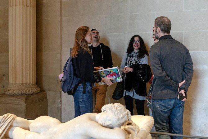 From Louvre to Street Art - original museum guided tour (skip the line!) - Touring with Kasia: how the guide keeps the art-to-today link clear