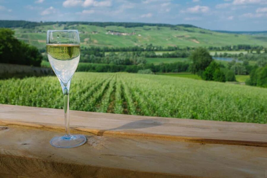 From Paris: Champagne Day Trip with 7 Tastings and Lunch - Lunch and Epernay Avenue de Champagne time (plus Moët boutique hours)