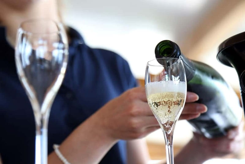 From Paris: Champagne Day Trip with 7 Tastings and Lunch - The coach ride: why the timing works