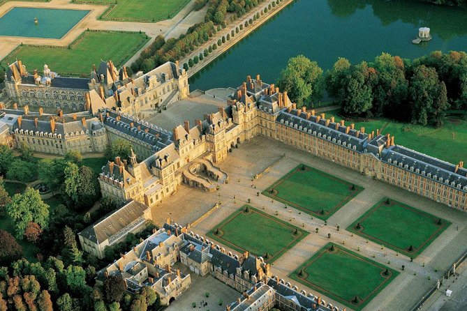 From Paris: Château de Fontainebleau and Vaux-le-Vicomte - Château de Fontainebleau: A Royal Palace Still in Use